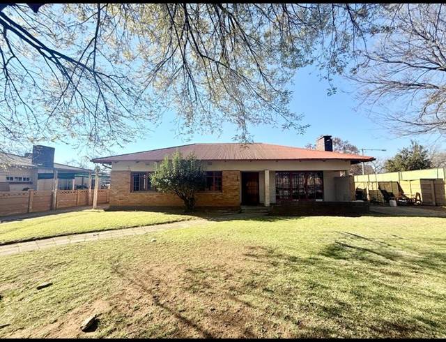 8 BEDROOM HOUSE FOR SALE IN VANDERBIJLPARK CW 3